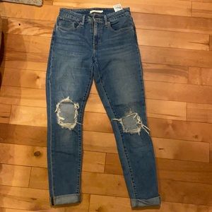 721 Levi High Rise Skinny size 27